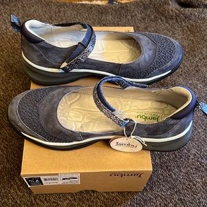 Jambu NEW woman’s Mary Janes